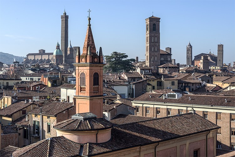 Reserved positions for displaced students and refugees at University of Bologna